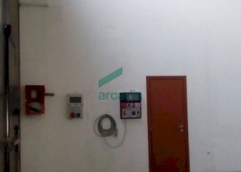 Vista interno - Commercial Premises Via II Tratto e Inizio Statale 98 Modugno 83/q, Modugno - photo 6