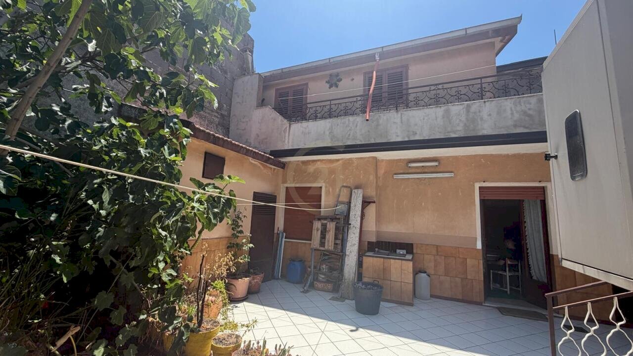 esterno - Casa indipendente Nicolosi - foto 2