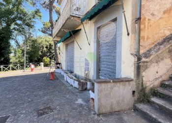 esterno - Locale Commerciale Piazza di Montenero 15, Livorno - foto 22