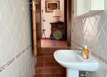 bagno appartamento piccolo - Rustic Via Traversa Livornese 11, Rosignano Marittimo - photo 11