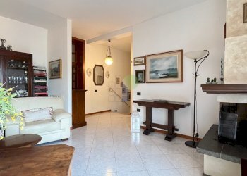 salone con caminetto - Rustic Via Traversa Livornese 11, Rosignano Marittimo - photo 26
