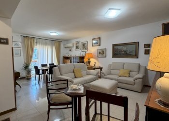 SOGGIORNO - Quadrilocale Via Gaetano Barresi 5, Siracusa - foto 1