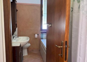 Bagno con vasca - Villa a Schiera Via Gorolo 63, Borghi - foto 14
