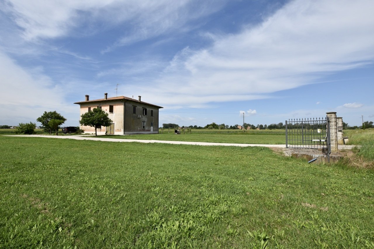 Facciata - Casale Via Montefiorino 1, Malalbergo - photo 3
