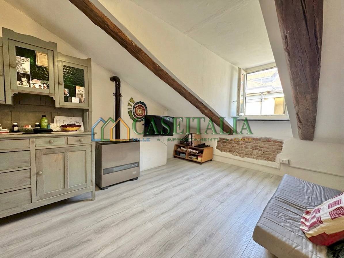 5863835892395478977 - Attic Via Sant'Ottavio 56b, Torino (neighborhood Vanchiglia) - photo 1