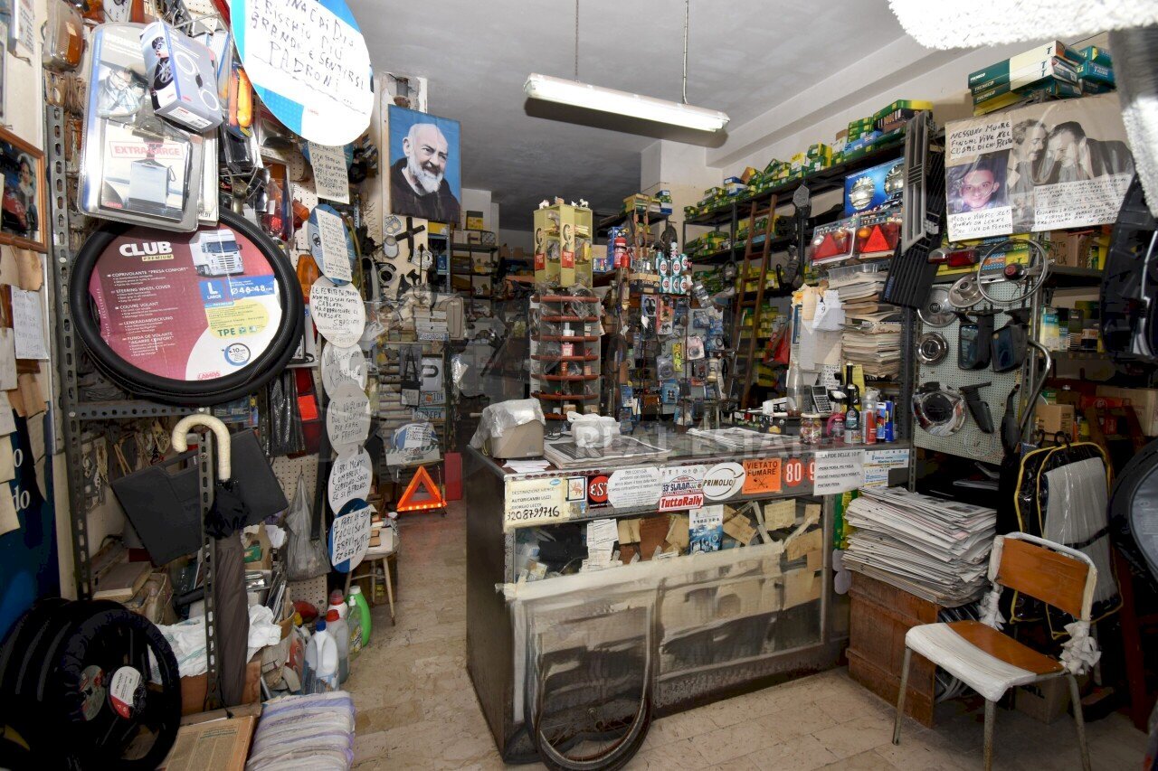 2-4000 - Commercial Premises Via g. Candido 1, Lecce - photo 3
