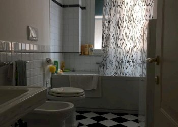 bagno.jpg - Appartamento Via Crimea, Genova (zona Foce) - foto 11
