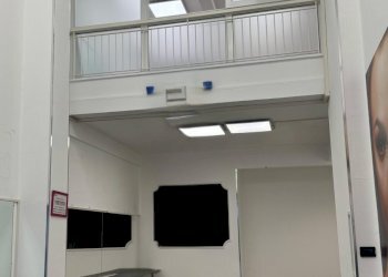 2 - Commercial Premises Genova (neighborhood San Fruttuoso) - photo 2