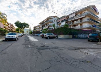 02 - Appartamento Via Giuseppe Leonardi 24, Aci Catena - foto 2