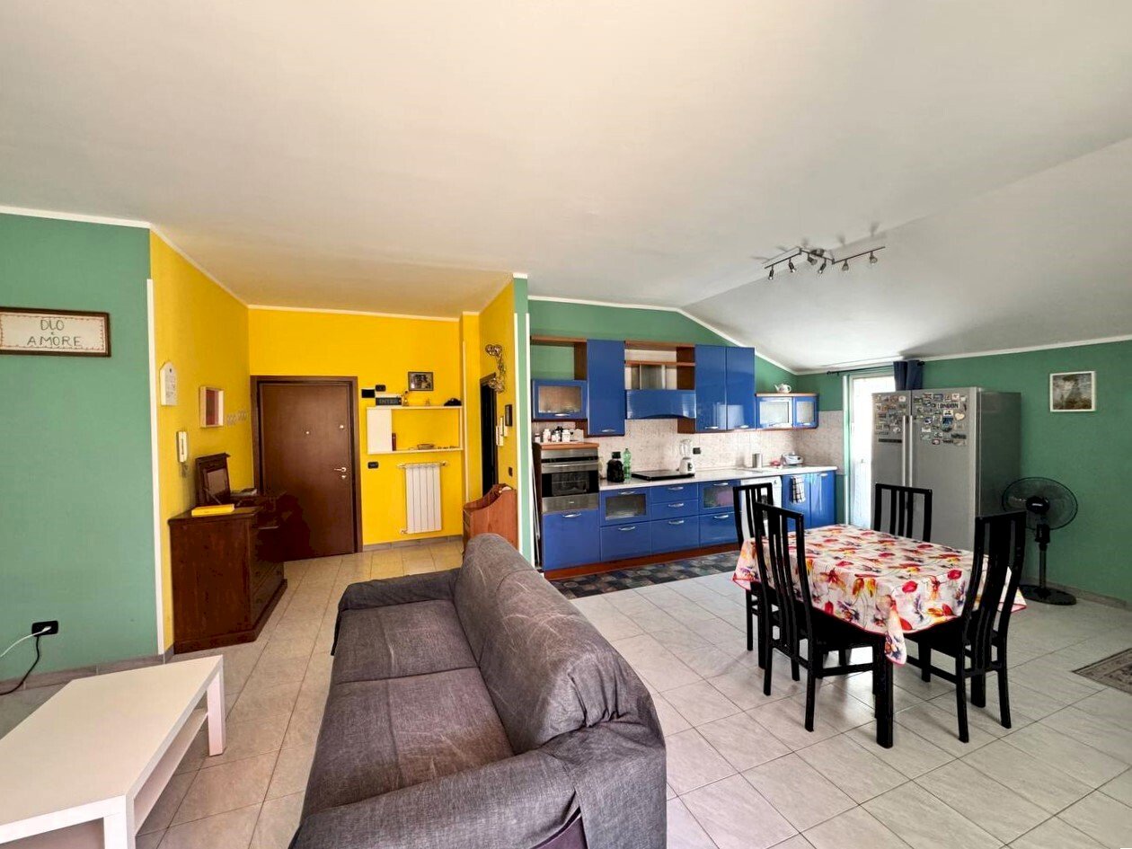 5902338852569943429.jpg - One-room apartment Via delle Betulle 2, Milano (neighborhood Quartiere degli Olmi) - photo 1