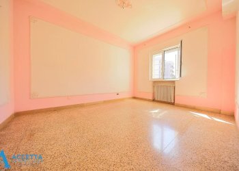 Camera da letto - Quadrilocale Via Ancona 315, Taranto - foto 20