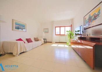 Soggiorno.jpg - Trilocale Via Gobetti 8, Taranto - foto 6