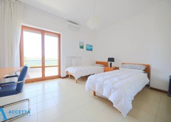 Camera da letto.jpg - Trilocale Via Gobetti 8, Taranto - foto 13