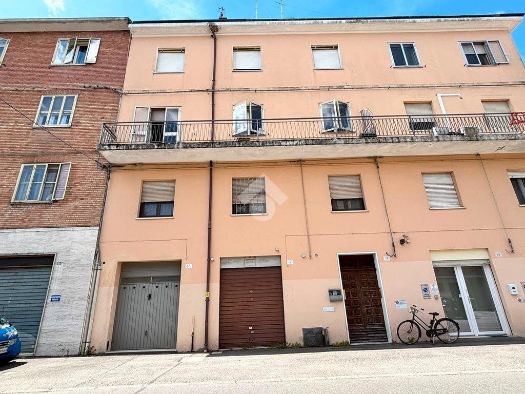 Negozio Via Giovanni Bulgarelli, Ferrara - foto 1