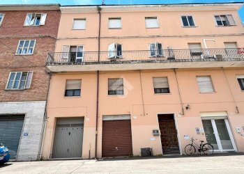 Negozio Via Giovanni Bulgarelli, Ferrara - foto 1