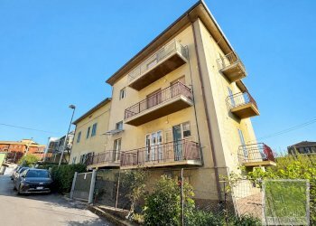 Four-room apartment Via Esino, 129, Ancona (neighborhood Torrette) - photo 1
