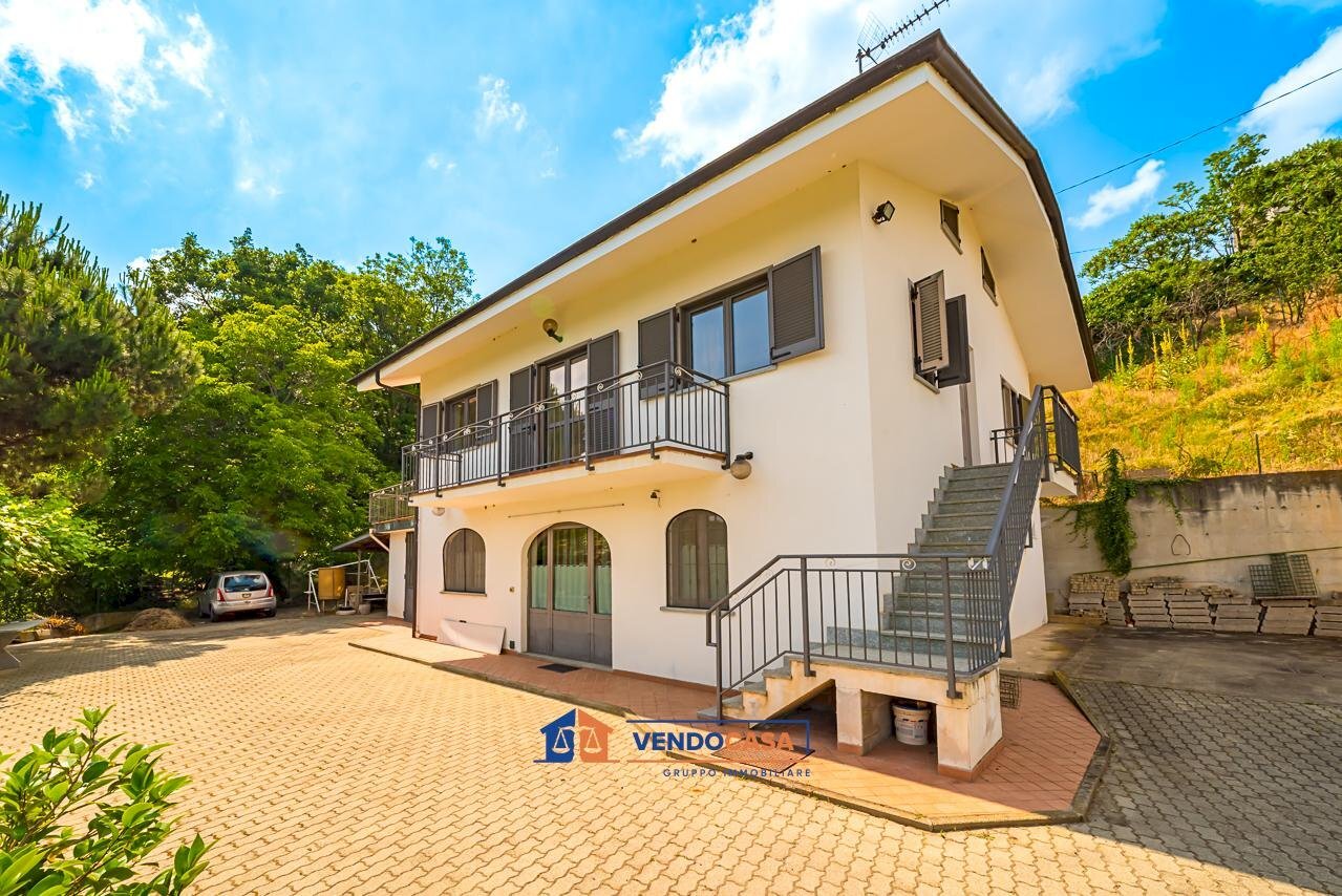 Independent house Piasco - photo 1