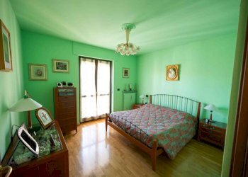 Camera da letto - Attico via Giovan Battista Quadrone, 10, Mondovì - foto 8