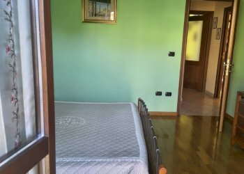 Camera da letto - Attico via Giovan Battista Quadrone, 10, Mondovì - foto 27