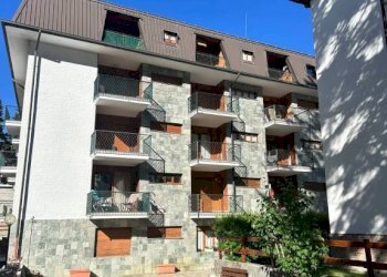 Facciata - Appartamento via Giuseppe Verdi, 23, Bardonecchia - foto 2