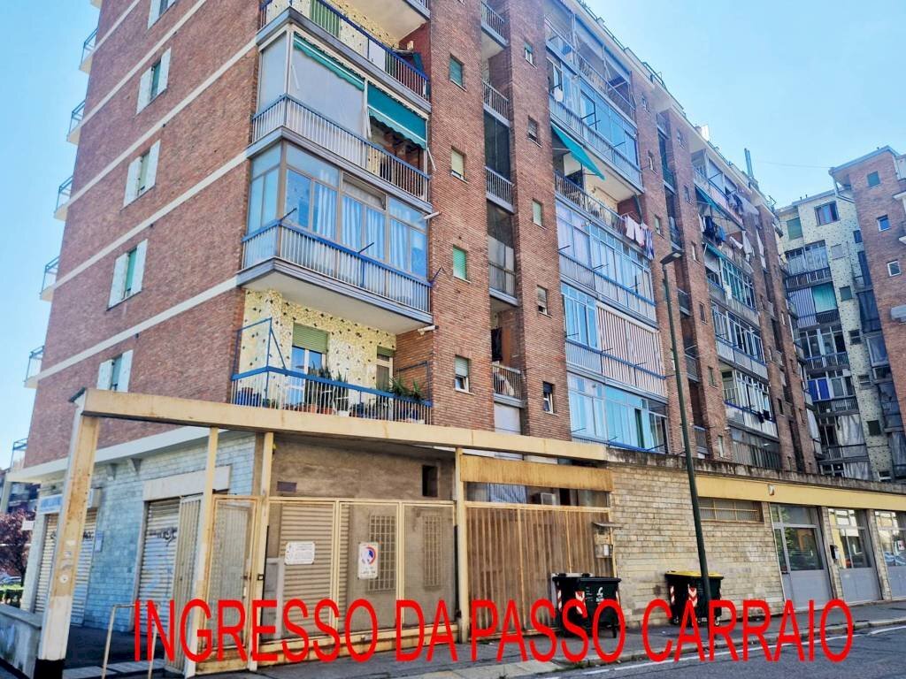 Facciata - Shop via Vandalino, 82/32, Torino (neighborhood Pozzo Strada) - photo 2