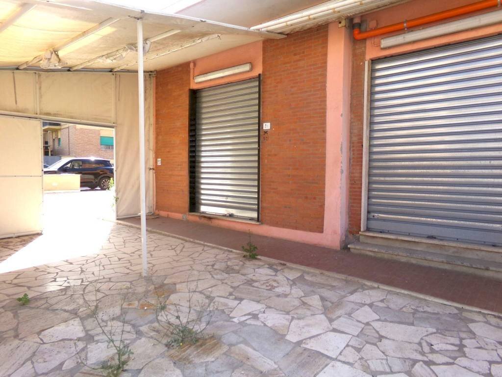 Facciata - Shop via Varese, Anzio - photo 2