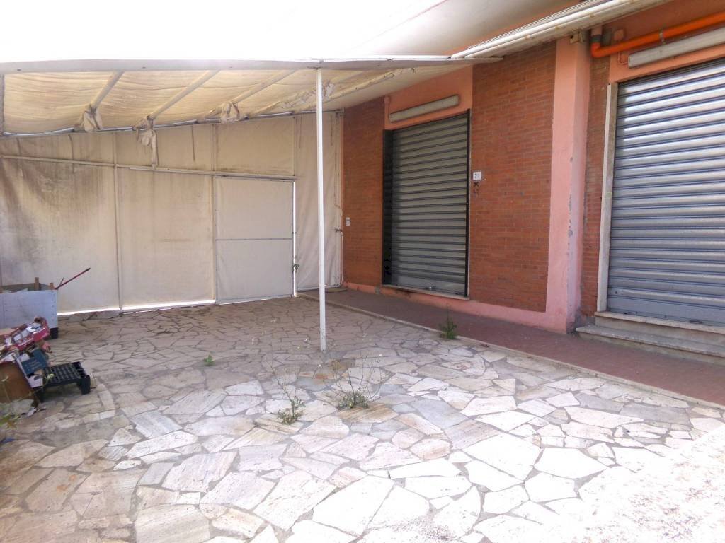Facciata - Shop via Varese, Anzio - photo 3