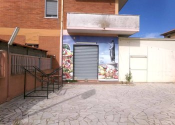 Portico - Negozio via Varese, Anzio - foto 6
