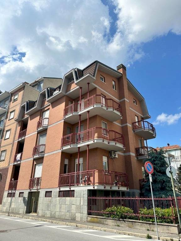 Facciata - Appartamento via Leon Battista Alberti, 6, Carmagnola - foto 1