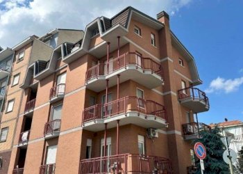 Facciata - Appartamento via Leon Battista Alberti, 6, Carmagnola - foto 1