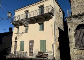 Facciata - Casa indipendente via Roma, 6, Roccaverano - foto 37