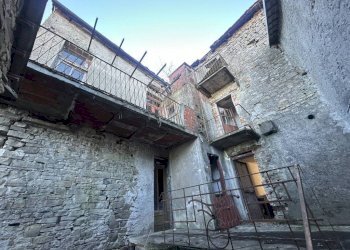 Cortile interno - Casa indipendente via Roma, 6, Roccaverano - foto 38
