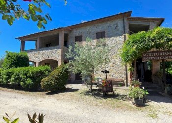 FRONT - Agriturismo Baschi - foto 1
