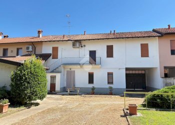 Rustico Via F. Petrarca, Magenta - foto 1