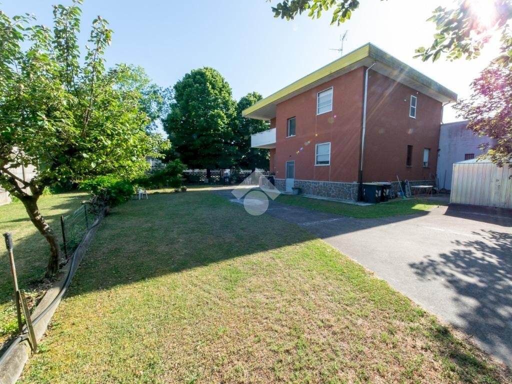 Independent house Via achille grandi, Casale Monferrato - photo 1