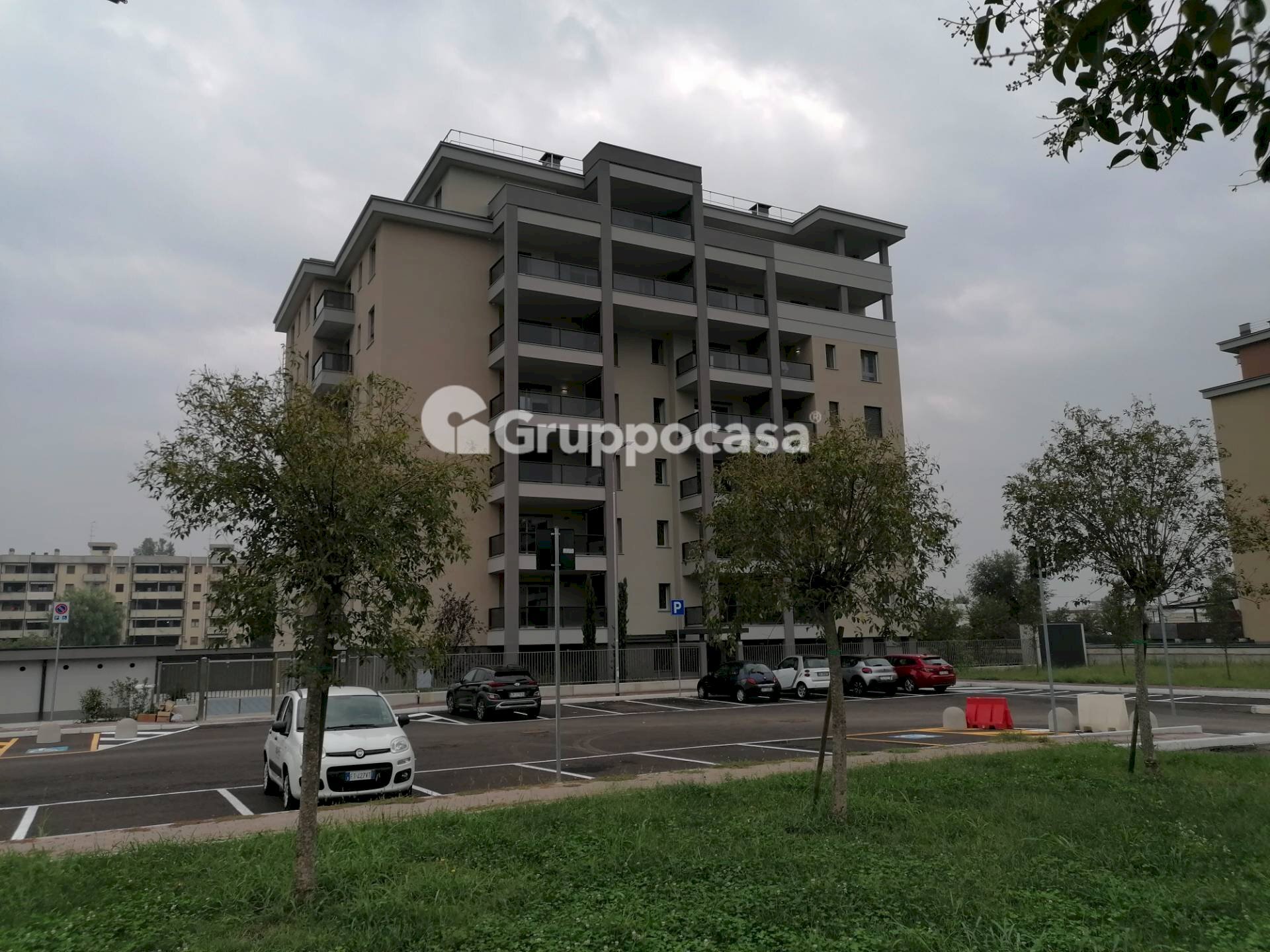 Foto 1 - Ufficio Via S. Girolamo Emiliani
 
21, Magenta - foto 1