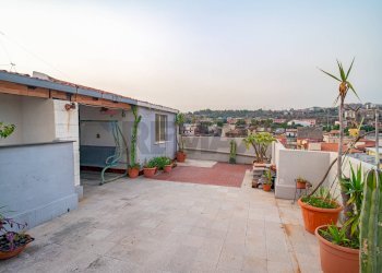 Terrazza - Trilocale Via Maria Gianni
 
30, Catania - foto 5