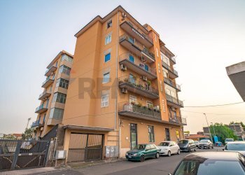 Edificio all\'aperto - Trilocale Via Maria Gianni
 
30, Catania - foto 21