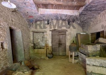 Cantina - Castle VOCABOLO CASTELLO DI FICARETO
 
2, Todi - photo 32