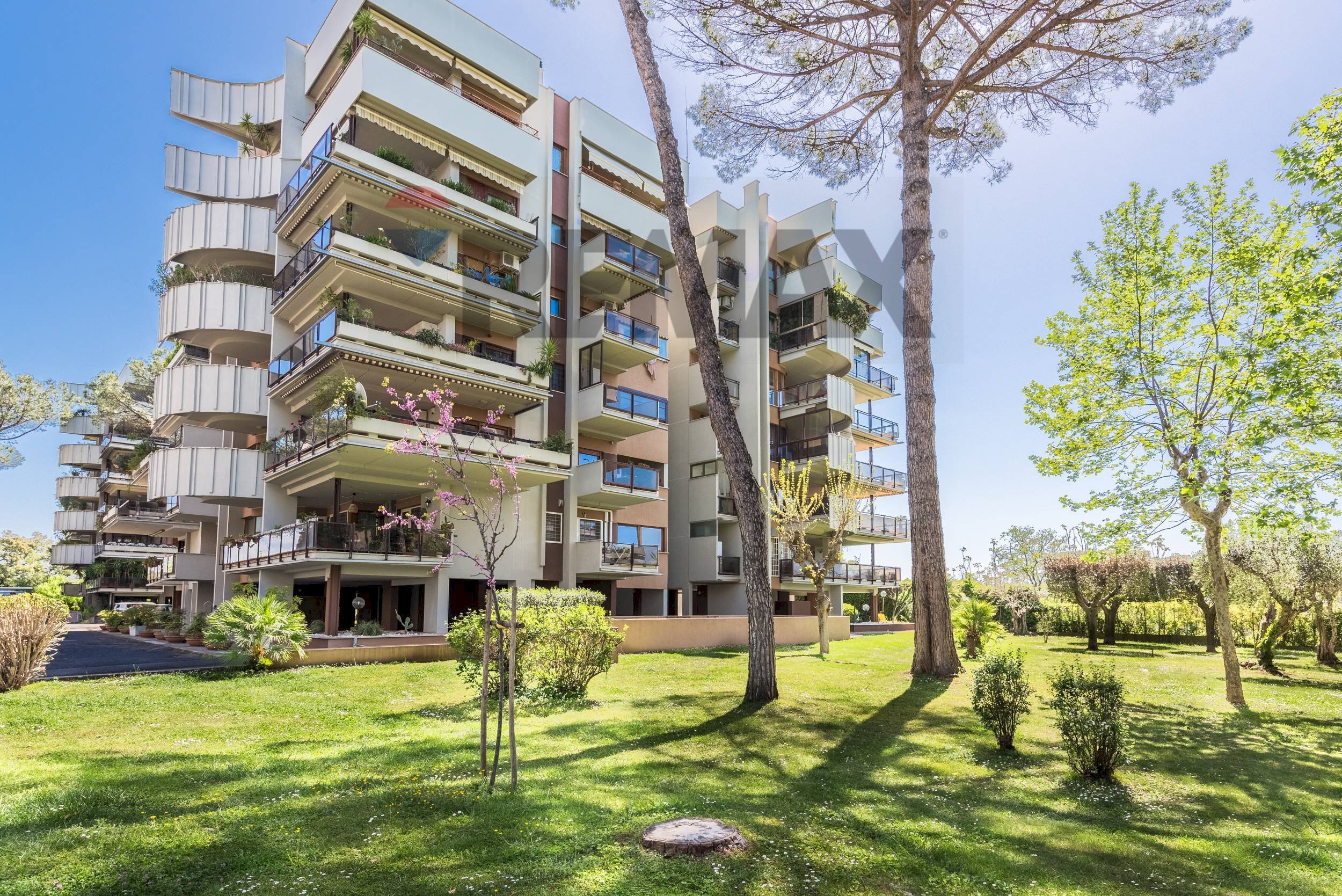 Edificio all\'aperto - Quadrilocale Via Riccardo Forster
 
88, Roma - foto 2