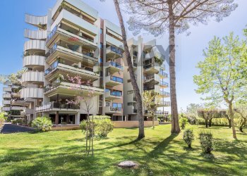 Edificio all\'aperto - Quadrilocale Via Riccardo Forster
88, Roma - foto 2