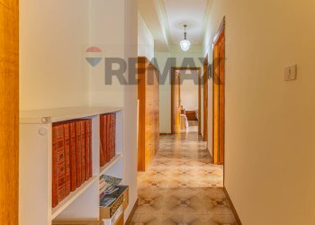 Hall / corridoio - Appartamento Via Baldedda
 
14, Sassari - foto 81