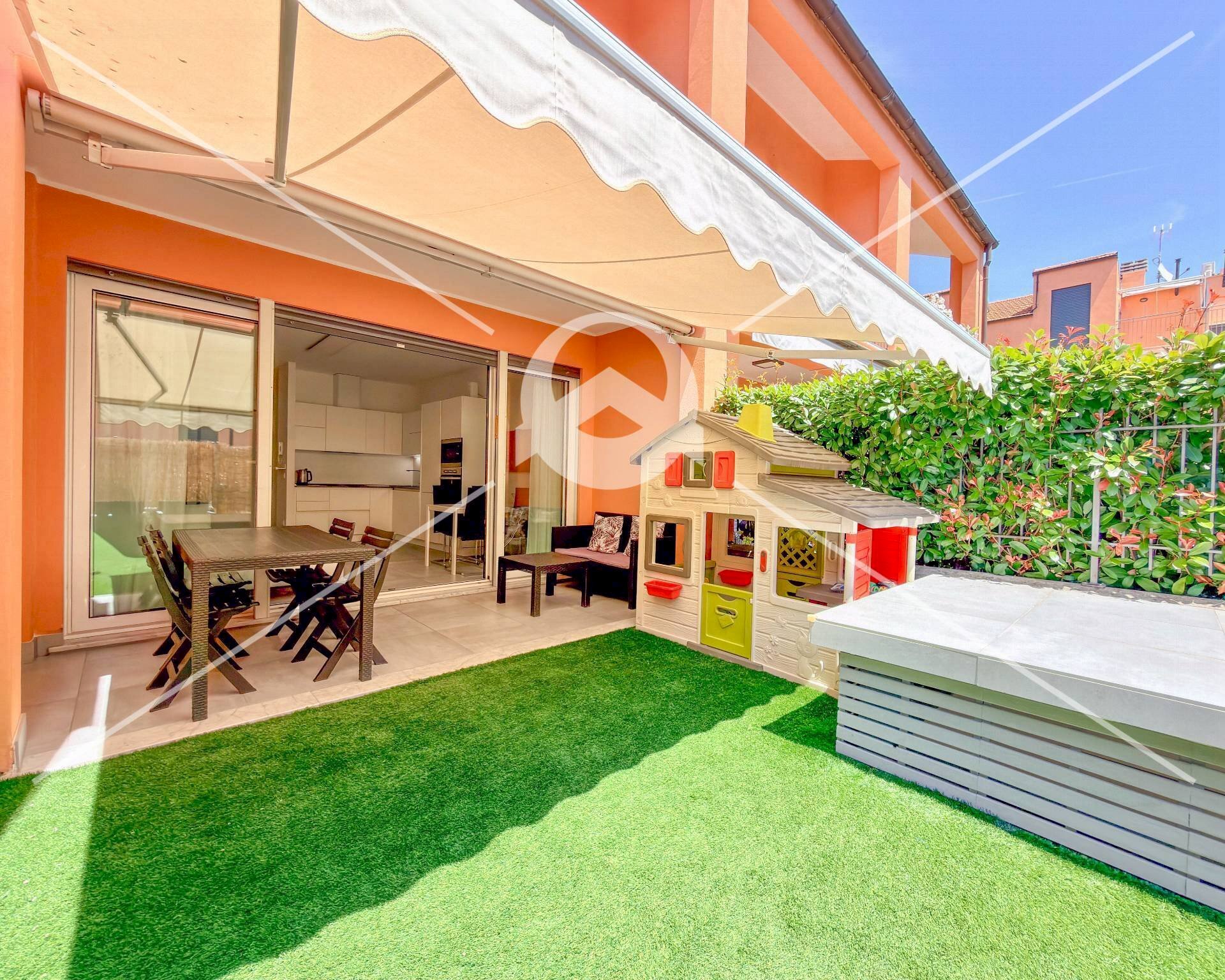 Foto 1 - Villa a Schiera Via Ugo Foscolo
 
40, Loano - foto 1