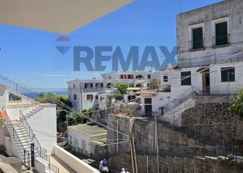 Edificio all\'aperto - Three-room apartment Via Gian Battista Vico
 
133, Ischia - photo 12