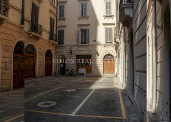Foto 1 - Box Via Arcivescovo Romilli
 
5, Milano - foto 1
