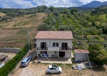 Foto 1 - Casa indipendente CONTRADA COSTA DELLA LUNA, Montorio al Vomano - foto 1