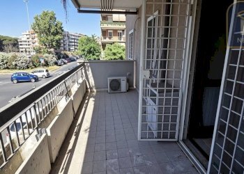 Foto 17 - Three-room apartment Via Isole Del Capo Verde
 
99, Roma - photo 17