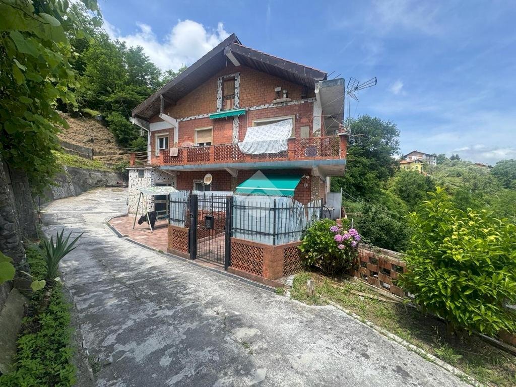 Four-room apartment Via Antica Strada della Guardia, Ceranesi - photo 1