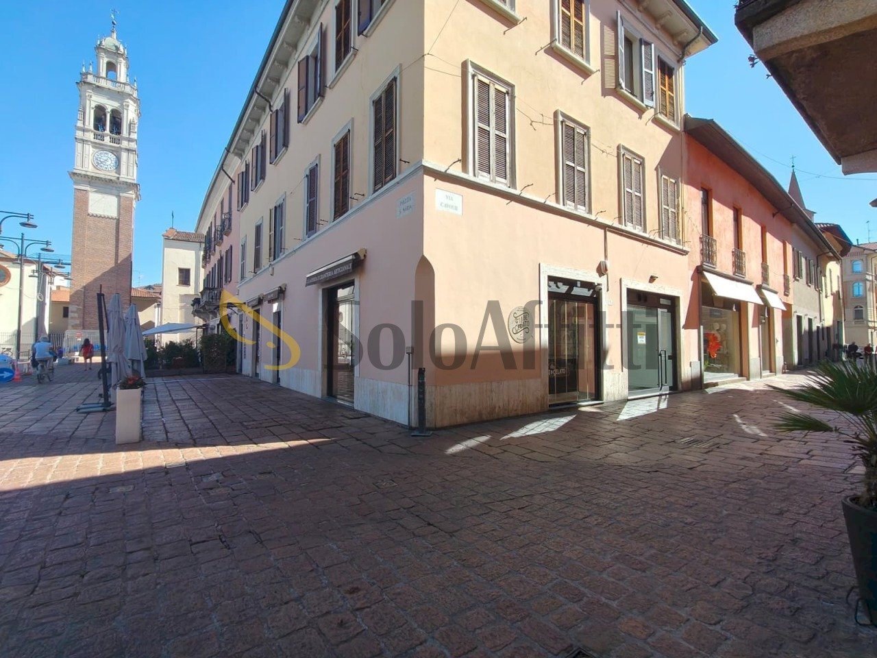esterno - Commercial Premises Via Camillo Benso Cavour 1B, Busto Arsizio - photo 1