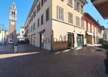 esterno - Commercial Premises Via Camillo Benso Cavour 1B, Busto Arsizio - photo 1